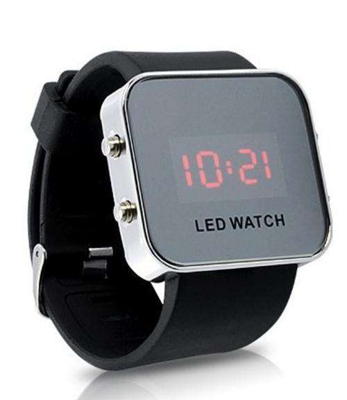 MIRROR DIGITAL  LED  WATCH ALL COLOURS AVALIBLE DONT MISS THIS