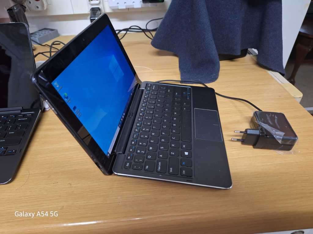 Dell Venue 11 PRO MODEL 5130 Tablet with detachable keyboard