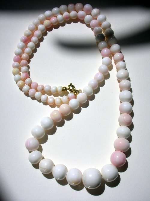 Vintage Angel Skin Coral Bead Necklace