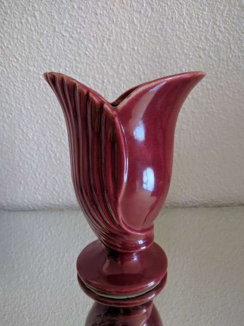 Drostdy Ware Burgundy Leaf Shaped Vase 18 cm