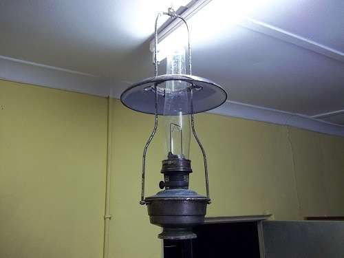 Lovely vintage Aladdin no 21 hanging oil lamp