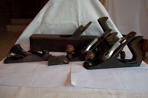 5 Vintage wood planes for 1 bid