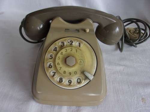 Vintage grey Siemens Telecomunicazioni Auso S62 rotary dial telephone