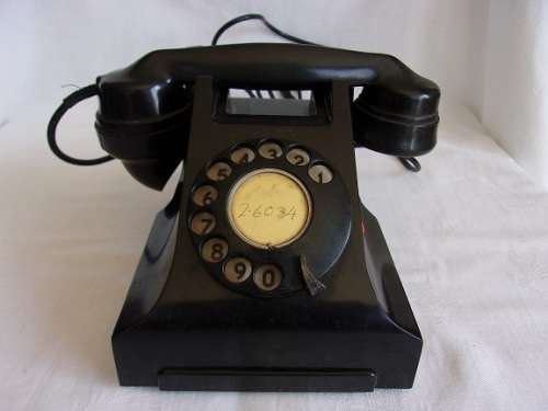 Vintage Siemens Brothers & Co. Ltd. bakelite table top telephone