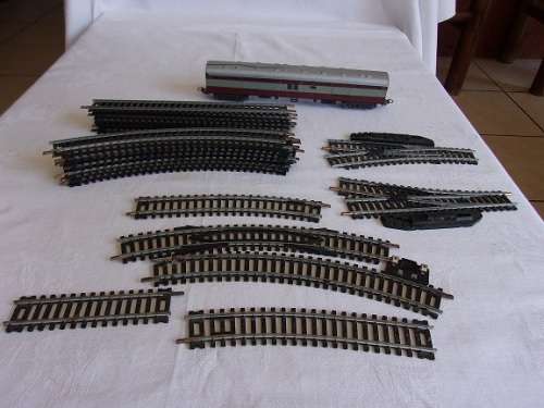 Large lot of 23 Lima HO model train accessories for 1 bid - used condition