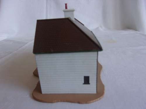 Vintage OO Gauge Tri-ang Model Land RML.1 Villiage Inn with assembly instructions