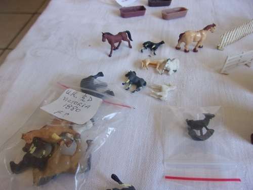 Huge lot of 76 miniature Hornby Railways people & 73 miniature Hornby Railways farm animals