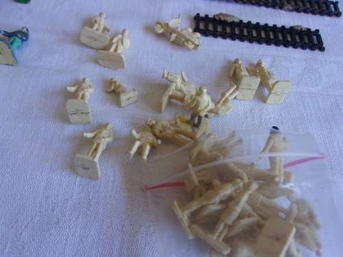 Huge lot of 76 miniature Hornby Railways people & 73 miniature Hornby Railways farm animals