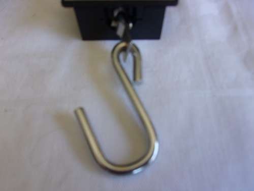 2 Vintage spring balance scales for 1 bid