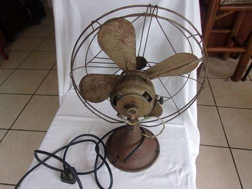 Vintage art deco cast iron G.E.C. 3 speed oscillating fan for restoration - working