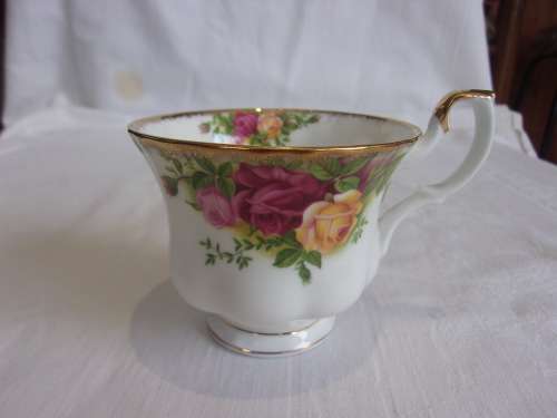 Vintage Royal Albert Old Country Roses tea trio
