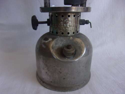 1951 Coleman no. 249 kerosene pressure lamp - made in Canada