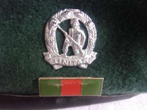 Vintage SADF SA Commando beret with badge & bar (balkie)
