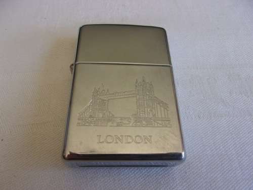 Collection of 4 vintage Zippo lighters for 1 bid - bargain buy