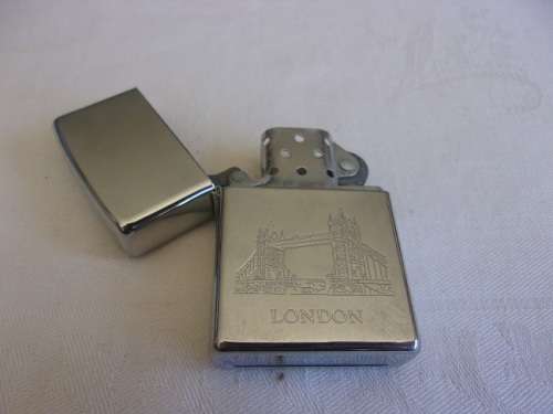 Collection of 4 vintage Zippo lighters for 1 bid - bargain buy
