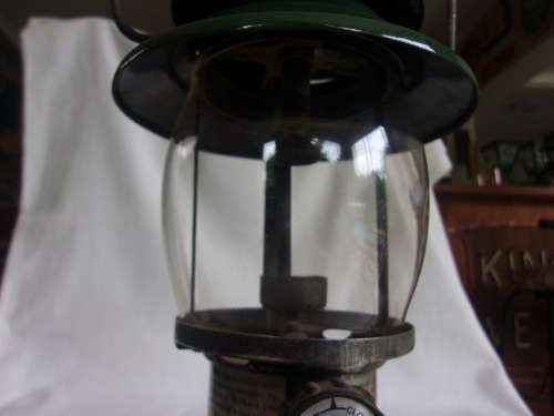 Vintage Coleman Model 201 pressure lantern