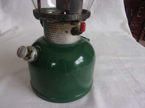 Vintage Coleman Model 201 pressure lantern