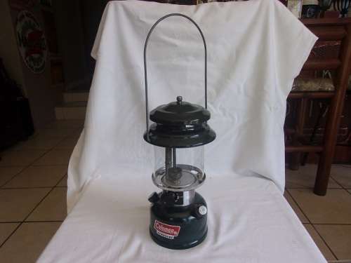 Vintage Coleman Model 214A700 pressure lantern