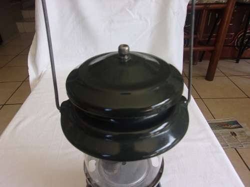 Vintage Coleman Model 214A700 pressure lantern