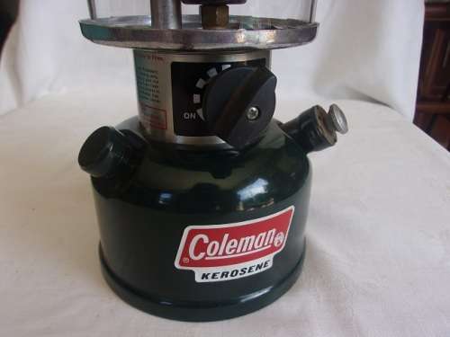 Vintage Coleman Model 214A700 pressure lantern