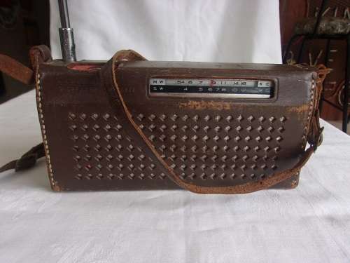 Vintage National 2-Speaker T-79 portable radio
