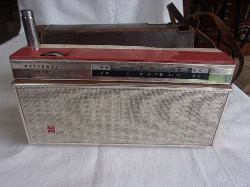 Vintage National 2-Speaker T-79 portable radio