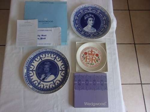 3 Boxed vintage Wedgwood Royalty plates for 1 bid