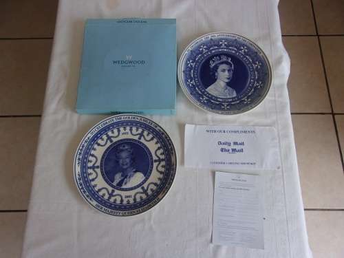 3 Boxed vintage Wedgwood Royalty plates for 1 bid