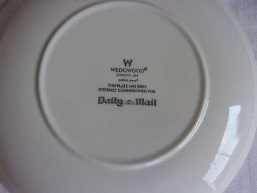 3 Boxed vintage Wedgwood Royalty plates for 1 bid