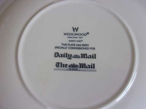 3 Boxed vintage Wedgwood Royalty plates for 1 bid