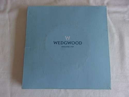 3 Boxed vintage Wedgwood Royalty plates for 1 bid