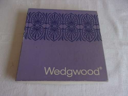 3 Boxed vintage Wedgwood Royalty plates for 1 bid