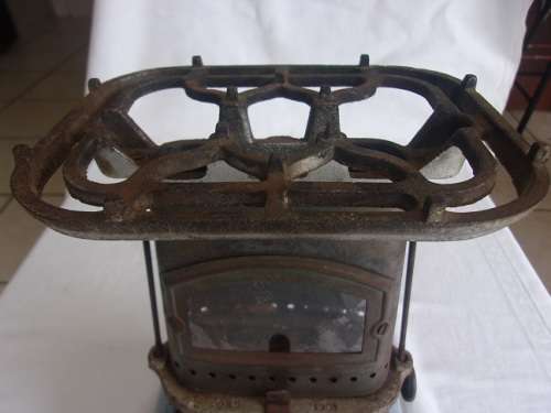 Vintage Beatrice No.33 single burner paraffin stove