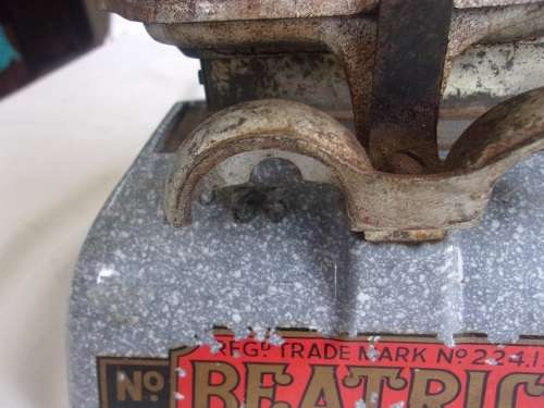 Vintage Beatrice No.33 single burner paraffin stove