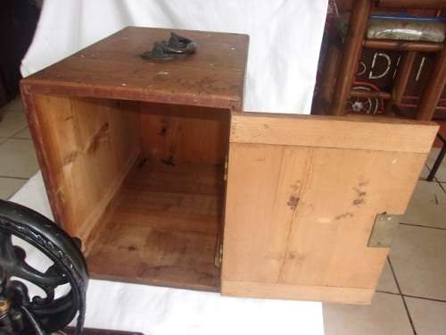 Rare Victorian Willcox & Gibbs sewing machine with wooden carry case