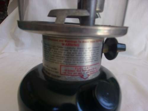 Vintage Coleman Model 214A700 pressure lantern - great condition