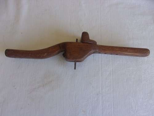 2 Antique wooden spokeshave & 2 edging planes for 1 bid