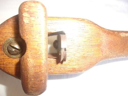 2 Antique wooden spokeshave & 2 edging planes for 1 bid