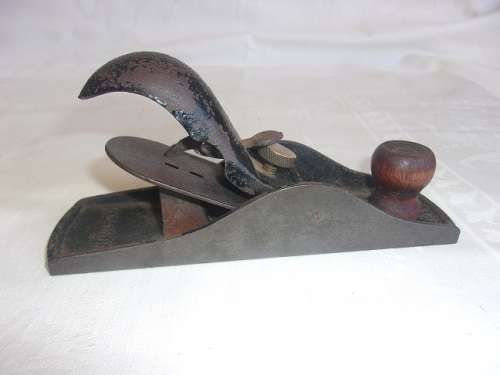 Vintage Shelton No. 4 block plane - US. Pat. No. 1914609
