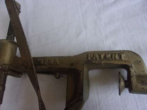 Vintage Triumpf Pefra peach peeler