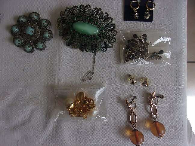 Large lot of vintage costume jewellery in an old box