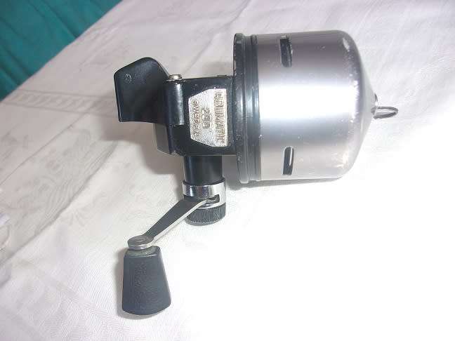 Vintage Garcia Abu-matic 290 spincasting reel