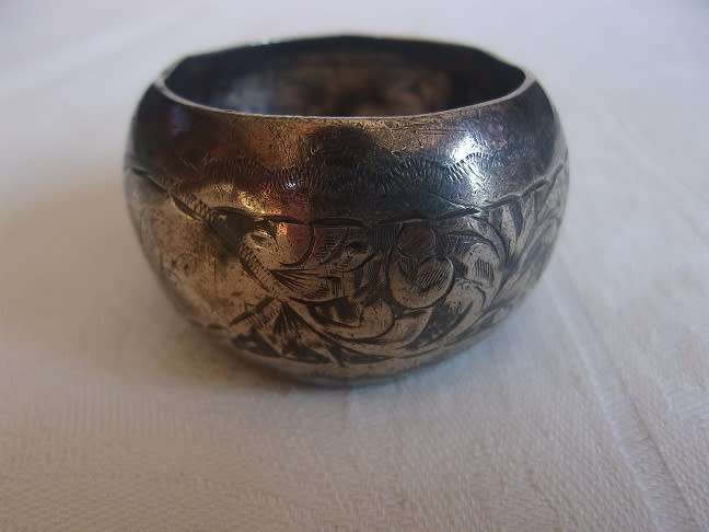 4 Sterling silver napkin rings & a jam spoon for 1 bid - 122.5g