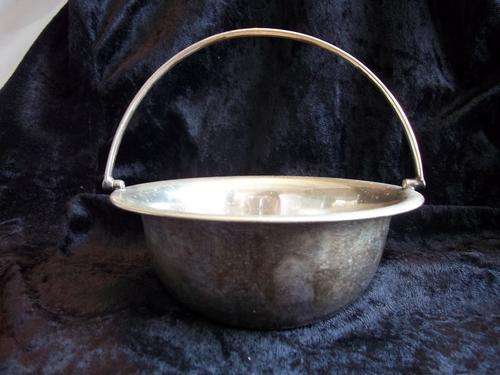 Lovely old EPNS sugar basin with handle