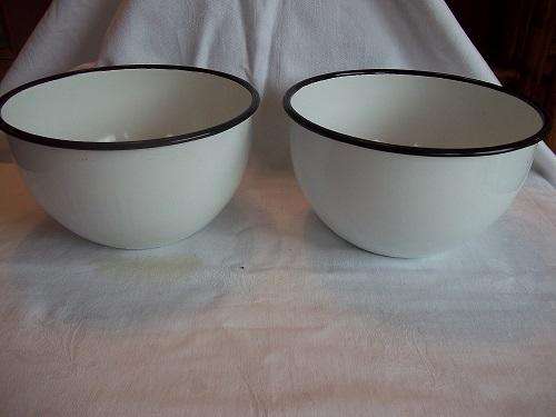 Two lovely vintage round enamel mixing bowls - 1 bid for both!!!