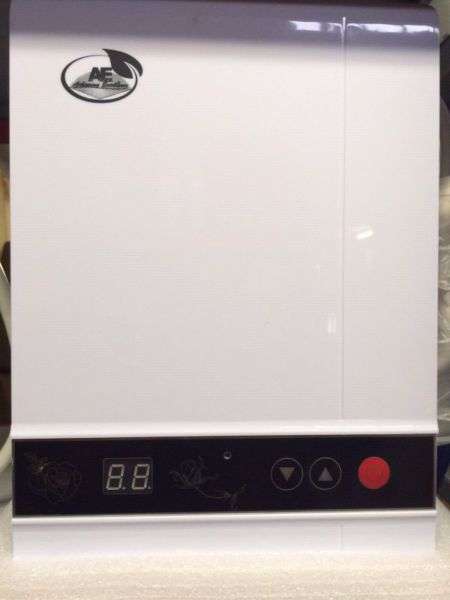 Instant Water Heater Tankless - 3.5 KW (Connects To a 3 Pin Plug Socket)