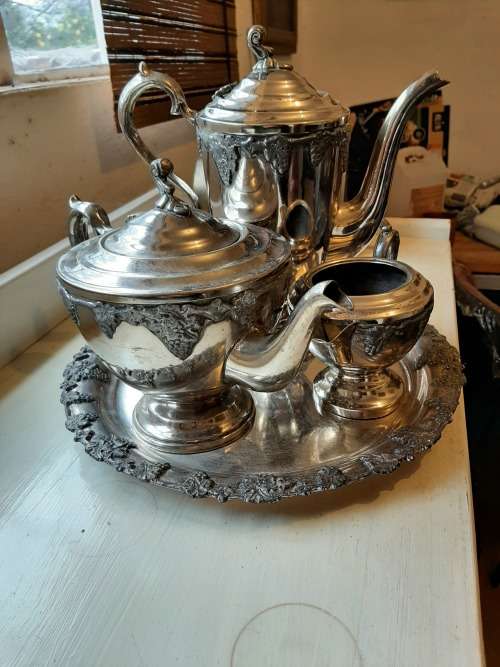 STUNNING ANTIQUE HEAVY VICTORIAN SERANCO SILVERPLATED SET MADE LATE 1800`S  to early 1900`s