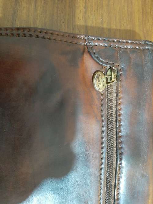 BEAUTIFULL  VINTAGE GENIUNE LEATHER ITALIAN MEN`S BRIEFCASE