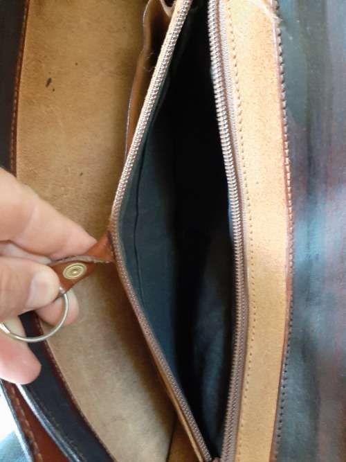 BEAUTIFULL  VINTAGE GENIUNE LEATHER ITALIAN MEN`S BRIEFCASE