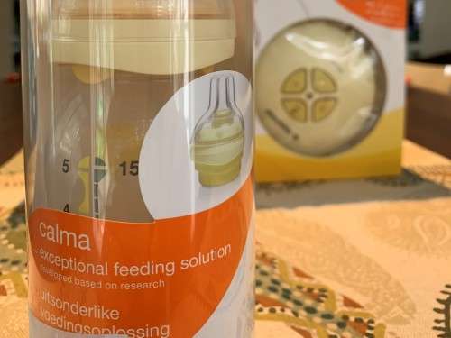 Medela Swing Breast Pump with accessories